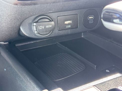 Used 2025 Hyundai Elantra Sport image 31