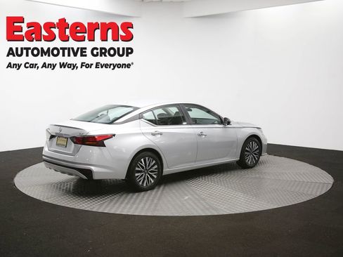 Used 2024 Nissan Altima 2.5 SV image 39