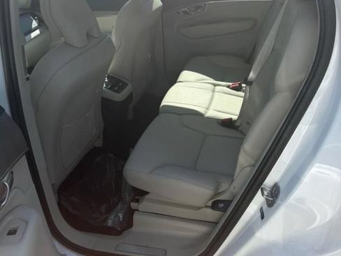 Used 2023 Volvo XC90 B5 Plus AWD/4WD image 3