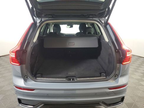 Certified 2023 Volvo XC60 B5 Ultimate w/ Climate Package FWD image 11