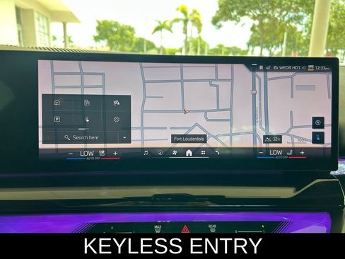 Used 2025 BMW i5 eDrive40i RWD image 12