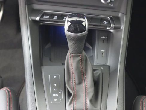 Used 2025 Audi Q3 2.0T Premium Plus w/ Premium Plus Package image 19