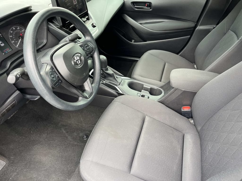 Used 2025 Toyota Corolla LE FWD image 25