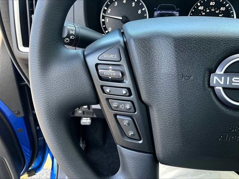 Used 2025 Nissan Frontier SV image 35