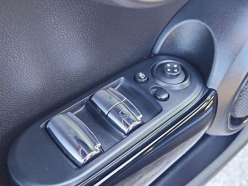 Used 2023 MINI Cooper S image 25