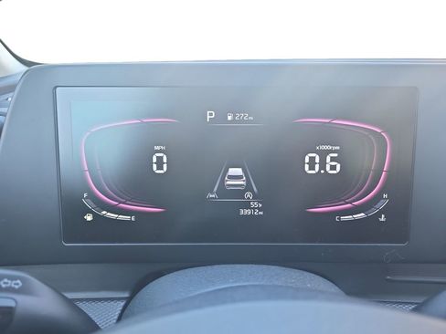 Used 2024 Kia Sportage LX image 16