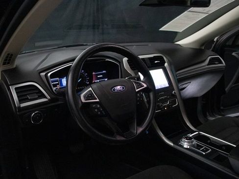 Used 2020 Ford Fusion SE image 23