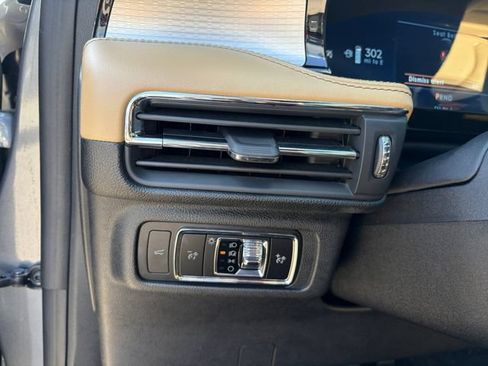 Used 2023 Lincoln Corsair Reserve FWD image 5