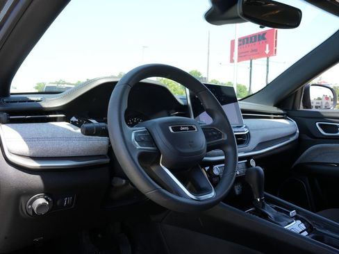 Used 2023 Jeep Compass Sport AWD/4WD image 14