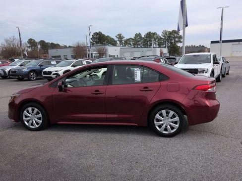 Used 2022 Toyota Corolla LE image 6