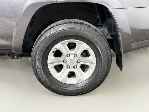 Used 2023 Toyota 4Runner SR5 AWD/4WD image 28