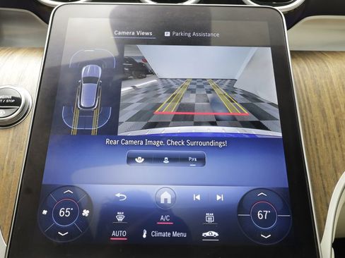 Used 2024 Mercedes-Benz GLC 300 4MATIC image 10