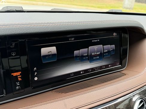 Used 2015 Mercedes-Benz S 550 Sedan image 19