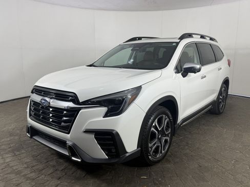 Used 2023 Subaru Ascent Touring AWD/4WD image 3