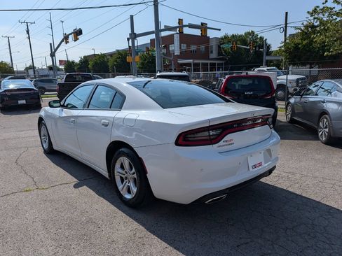 Used 2020 Dodge Charger SXT w/ Leather Interior Group RWD image 8