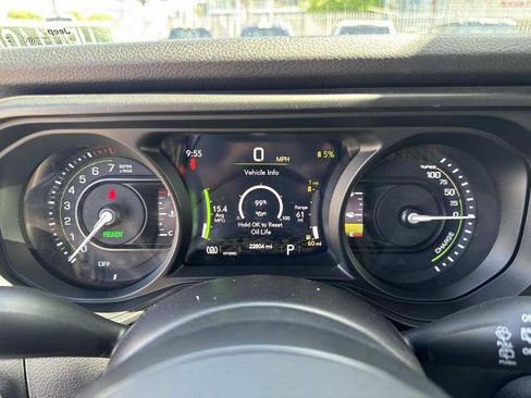 Used 2024 Jeep Wrangler Unlimited AWD/4WD image 22
