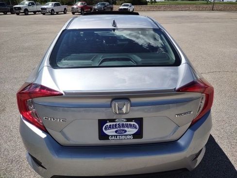 Used 2017 Honda Civic Touring image 5