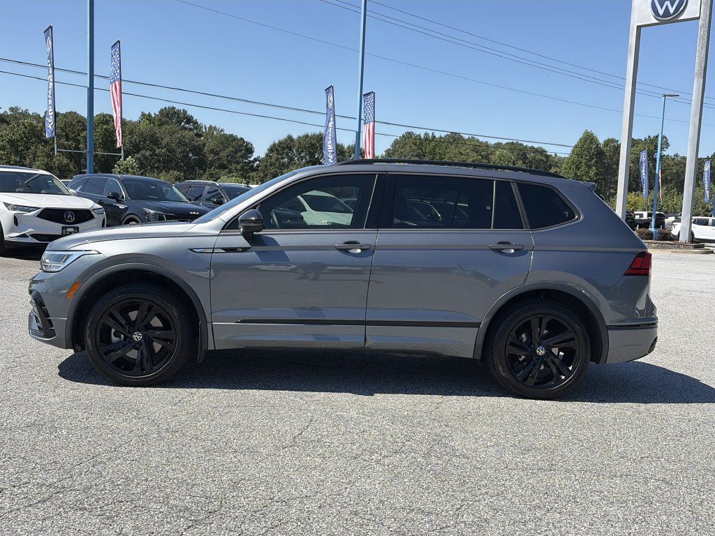 Used 2023 Volkswagen Tiguan SE R-Line FWD image 21
