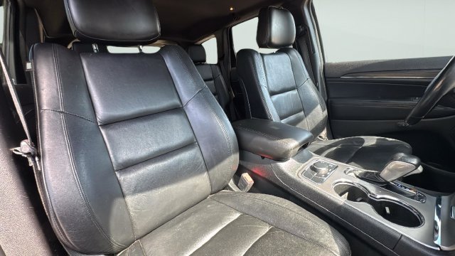 Used 2020 Jeep Grand Cherokee Limited AWD/4WD image 22