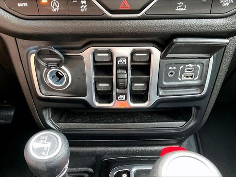 Certified 2024 Jeep Wrangler Unlimited Sport AWD/4WD image 16