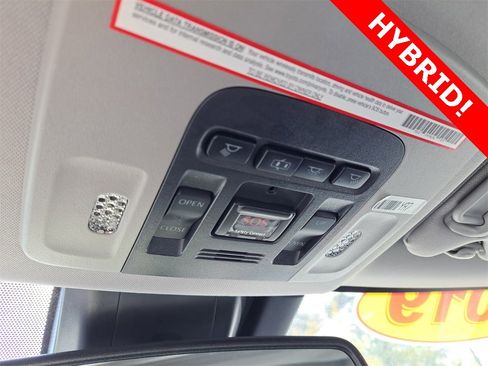 Used 2019 Toyota Camry LE image 18