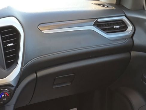 Used 2017 GMC Acadia SLT image 34