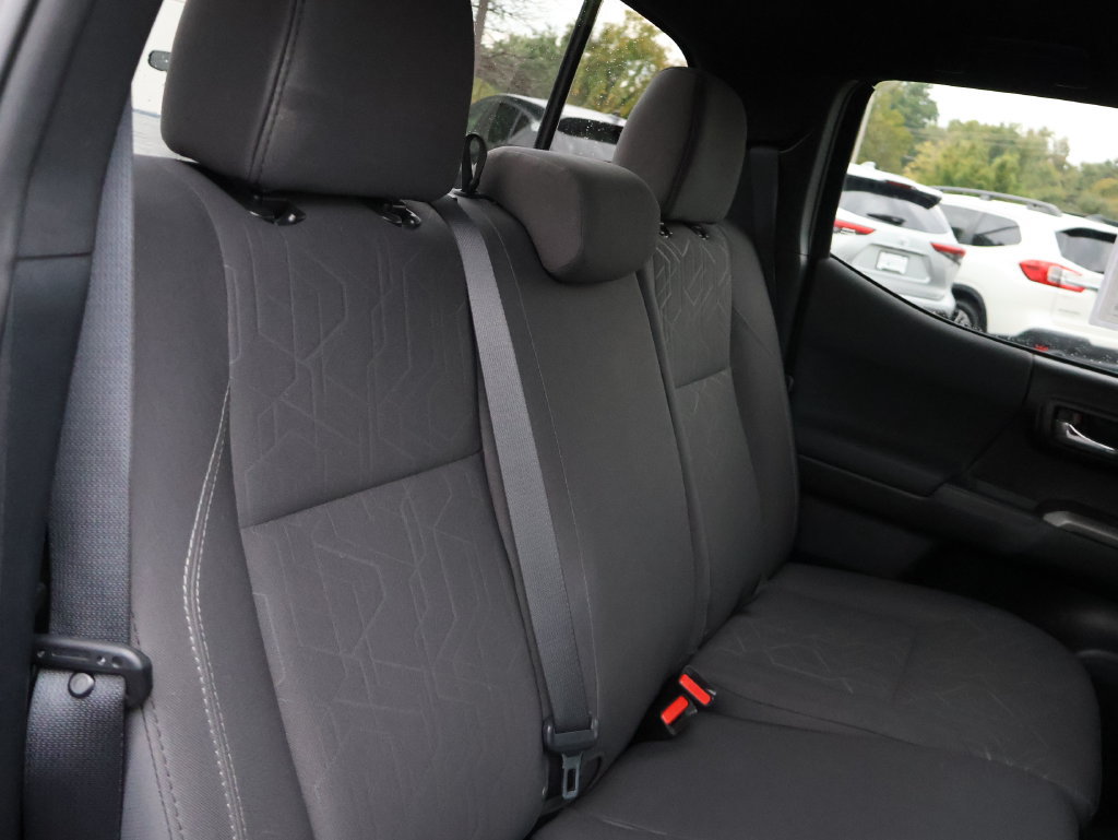 Used 2017 Toyota Tacoma TRD Sport w/ Tow Package (A/T) AWD/4WD image 12