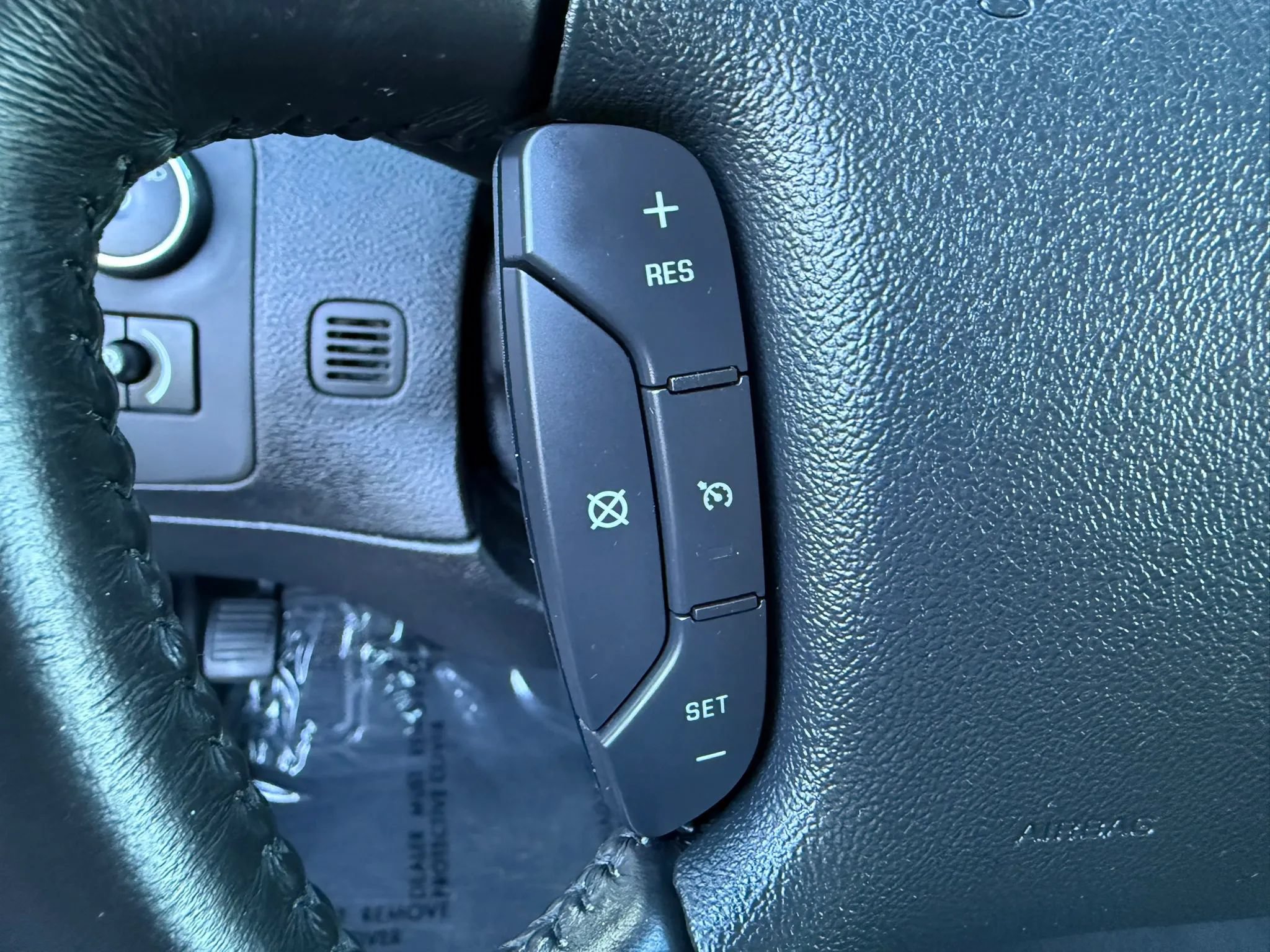 Used 2011 Cadillac DTS FWD image 34