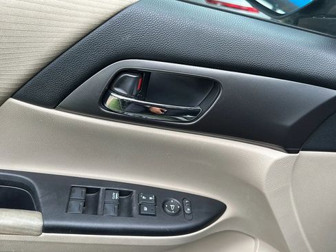 Used 2015 Honda Accord LX image 41