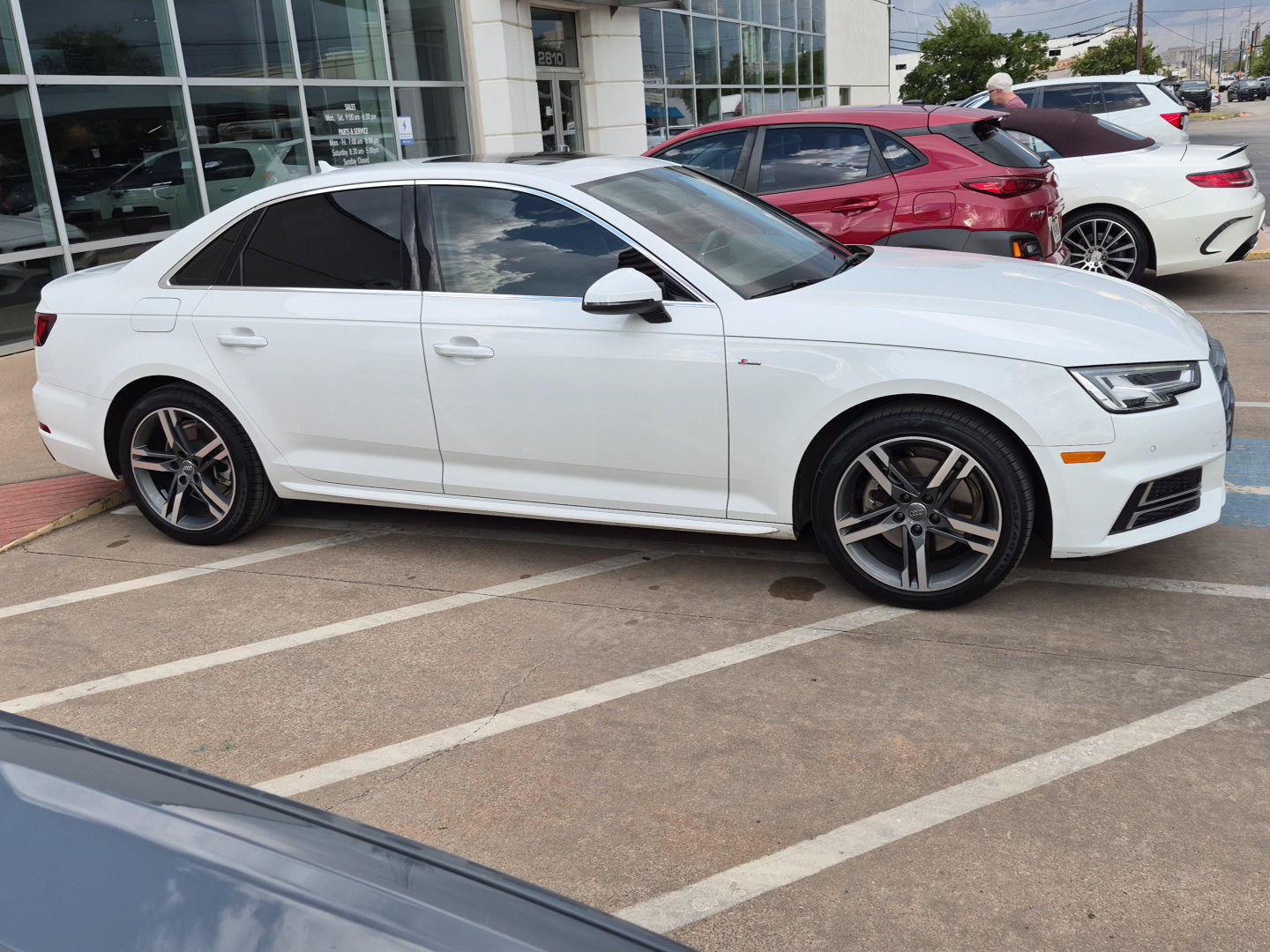 Used 2018 Audi A4 2.0T Ultra Premium Plus FWD image 4