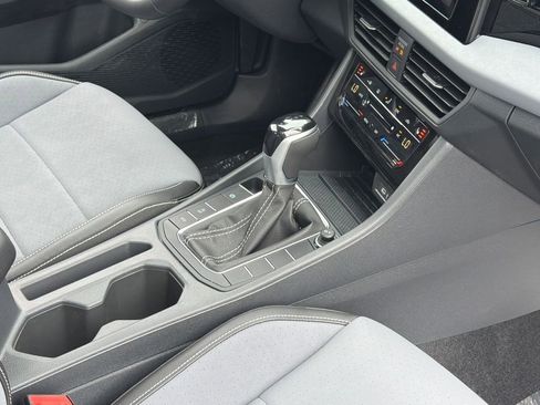 New 2026 Volkswagen Jetta SE FWD image 9