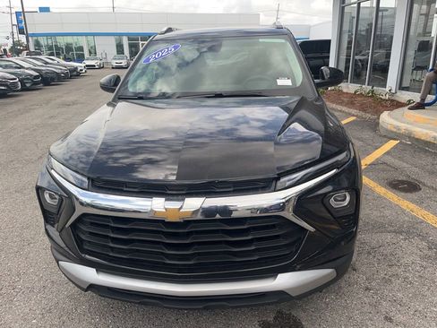 Used 2025 Chevrolet TrailBlazer LT FWD image 1