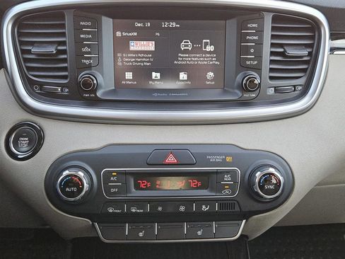 Used 2019 Kia Sorento EX image 13