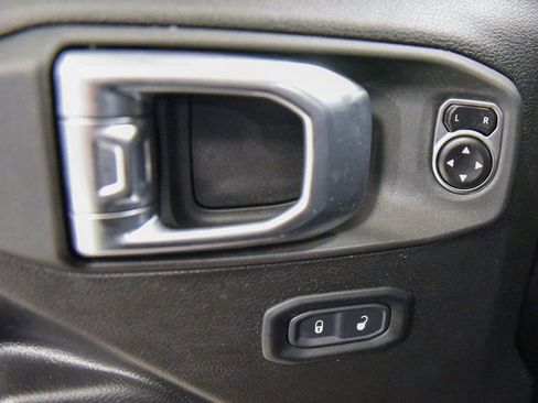 Used 2024 Jeep Wrangler Unlimited Rubicon 4xe AWD/4WD image 18
