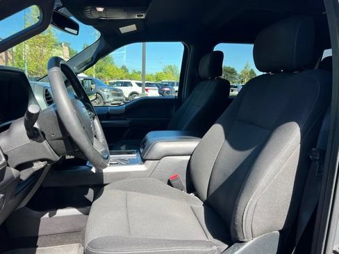 Used 2017 Ford F150 XLT w/ Equipment Group 302A Luxury AWD/4WD image 18