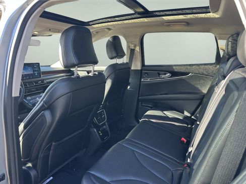 Certified 2022 Lincoln Nautilus Reserve w/ Equipment Group 201A image 10