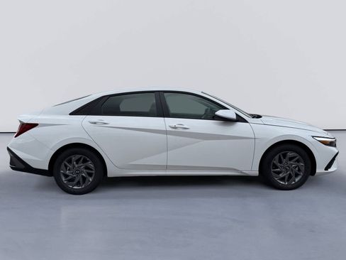 New 2026 Hyundai Elantra Blue image 2