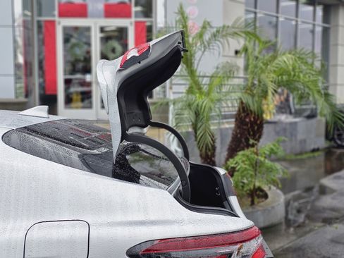 Used 2024 Toyota Camry SE image 8