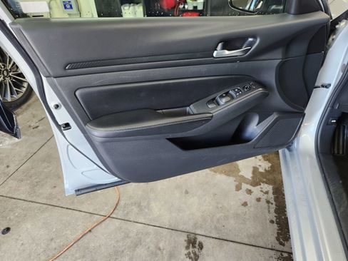 Used 2024 Nissan Altima 2.5 SV FWD image 16