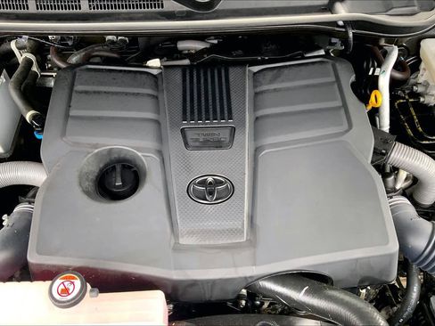 Used 2025 Toyota Tundra SR5 AWD/4WD image 30