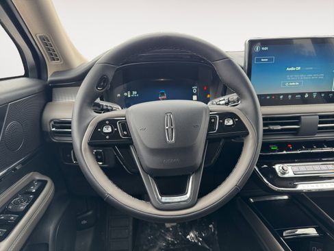 New 2026 Lincoln Corsair Premiere image 15