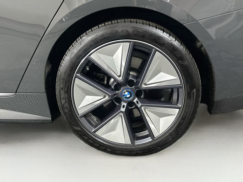 Used 2023 BMW i4 eDrive35 RWD image 11