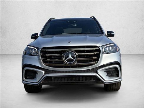 New 2026 Mercedes-Benz GLS 580 4MATIC image 2
