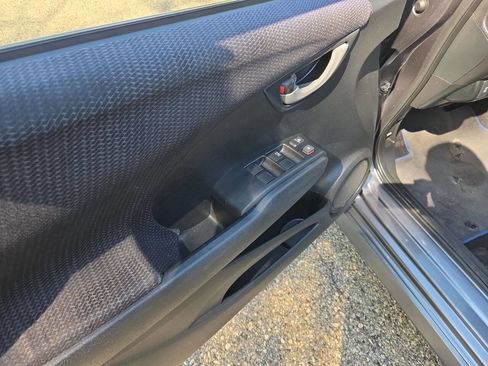 Used 2013 Honda Fit Sport image 12