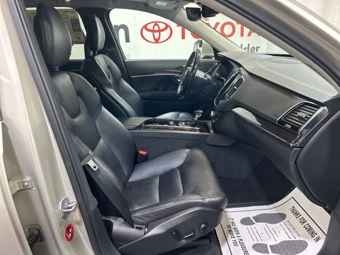 Used 2016 Volvo XC90 T6 Momentum image 12