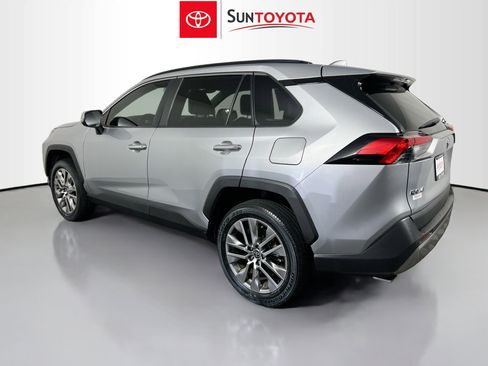 Used 2022 Toyota RAV4 Limited image 6