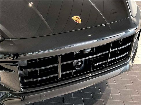 New 2026 Porsche Cayenne GTS AWD/4WD image 30