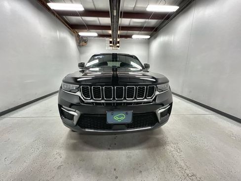 Used 2024 Jeep Grand Cherokee Limited 4xe AWD/4WD image 3