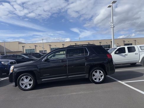 Used 2011 GMC Terrain SLE image 4