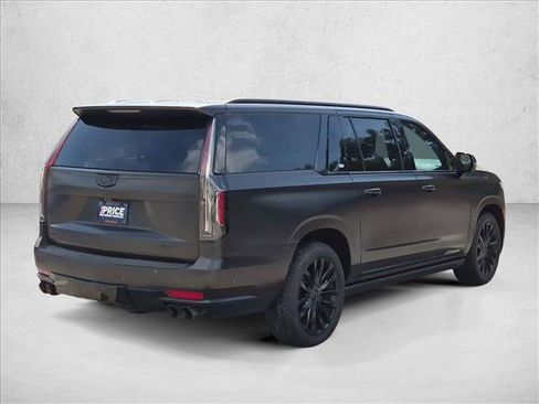 Used 2023 Cadillac Escalade ESV Premium Luxury w/ Performance Package AWD/4WD image 5
